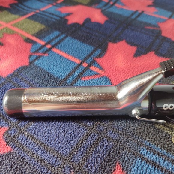 CONAIR 1-1/4" 25 Heat Settings Auto Shutoff Ceramic Curling Iron - Picture 2 of 5